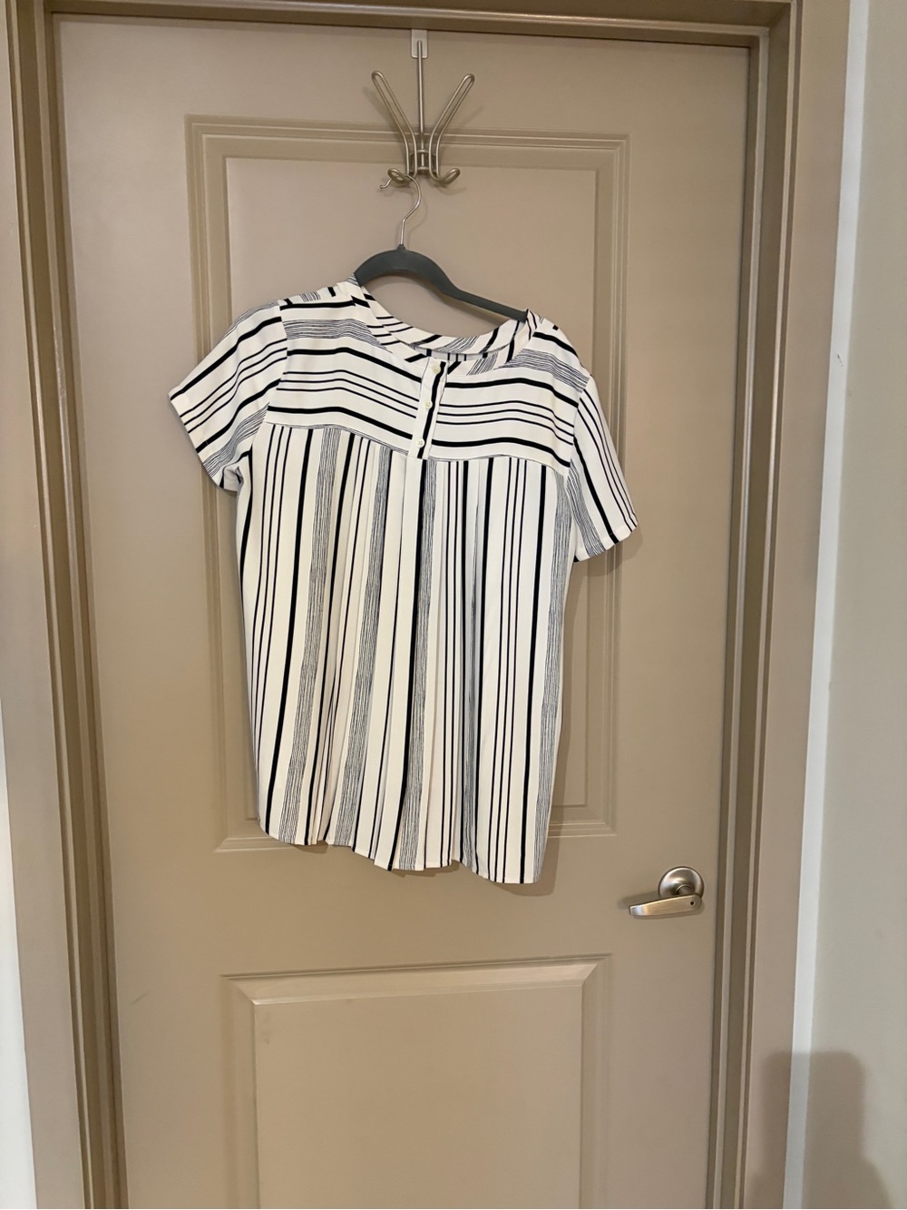 LOFT Black & White Vertical Stripe Short-Sleeve Blouse